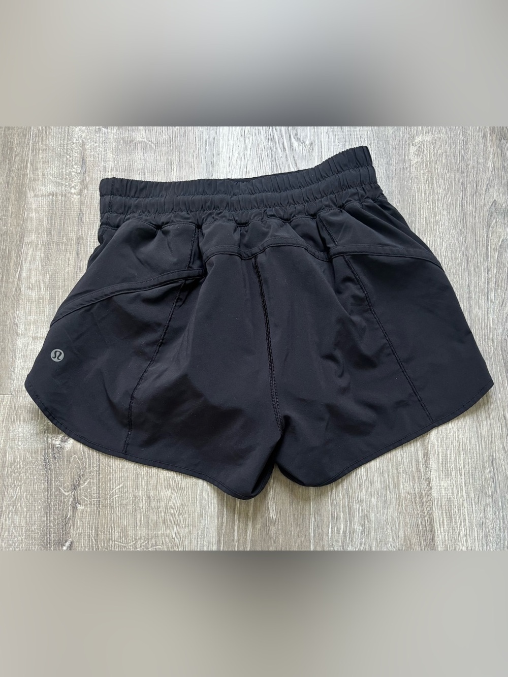lululemon athletica Black Women's Shorts Size 6 - Picture 2 of 3